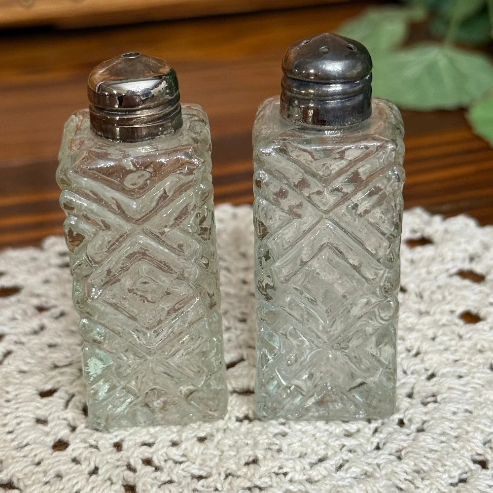 Vintage Quilted Glass Salt Pepper Shakers Clear Good